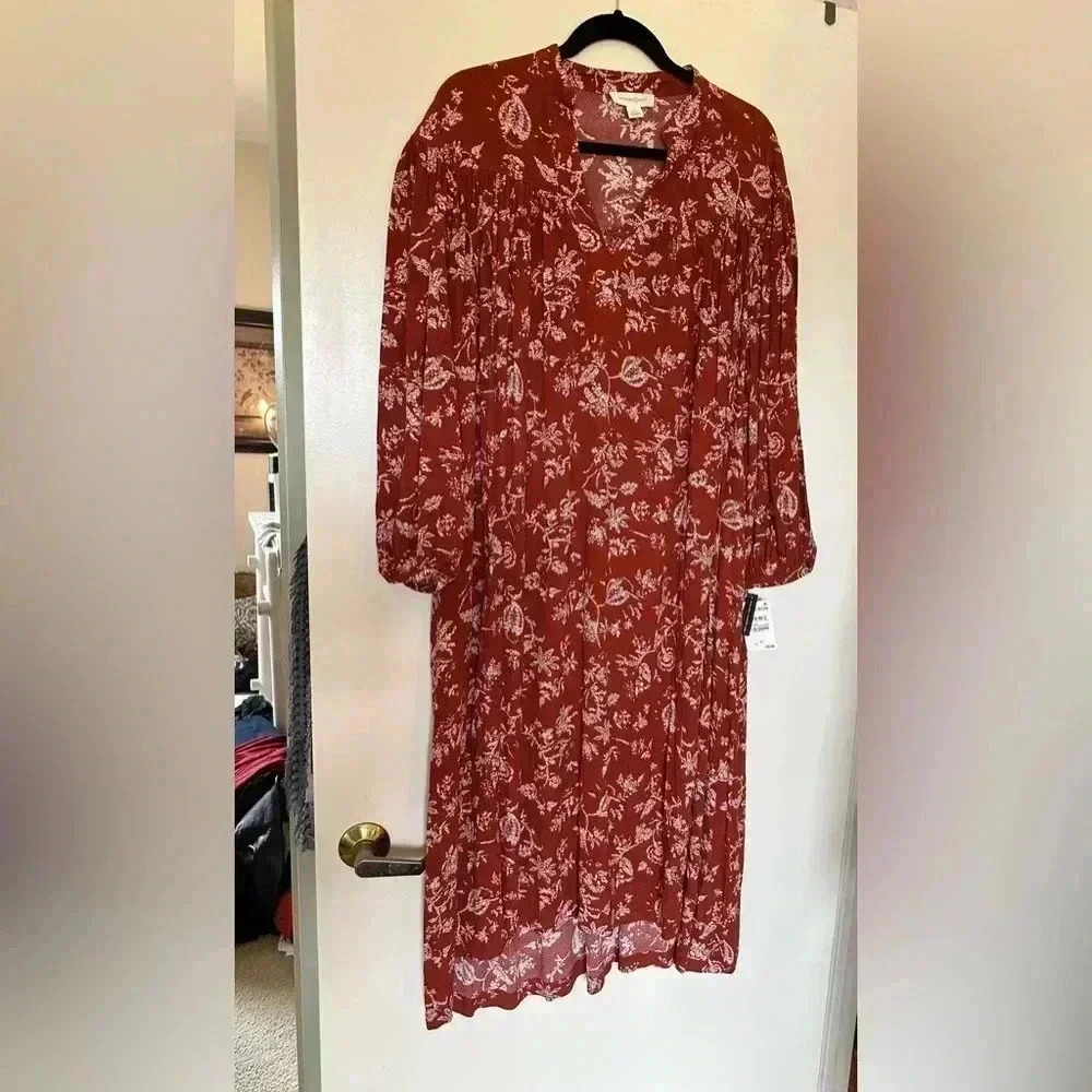 NWT Treasure & Bond Boho Garden Printed Dress with Slit Neck and Pockets